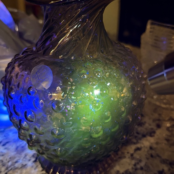 Tiara Purple Glass Vase- Glows under black light! - Picture 4 of 4